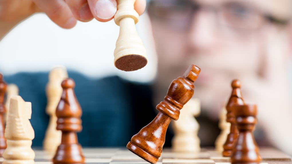 benefícios de jogar xadrez - movimento